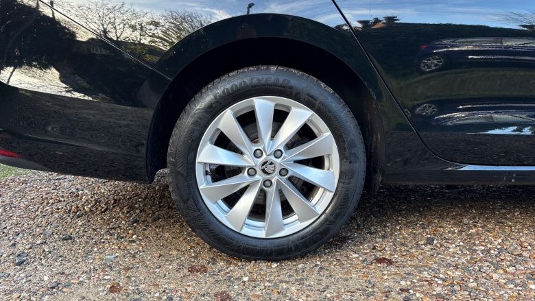 Skoda Superb 2.0 TDI SE Technology 5dr DSG Diesel Estate